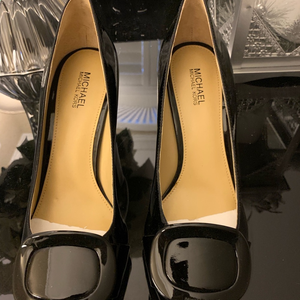 Michael Kors Brand New without Box Pauline Closed Toe Block Heel Pumps
